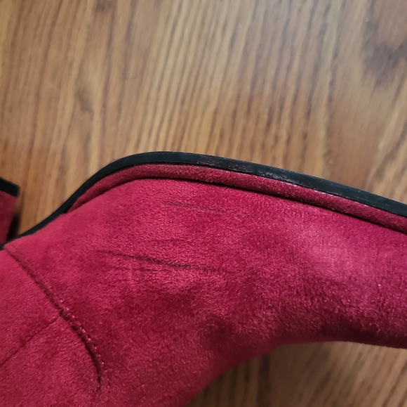 Mid Heel Suede Pointy Red Booties - Picture 9 of 12